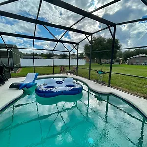 Grand Family House With Private Pool Near Parks Davenport