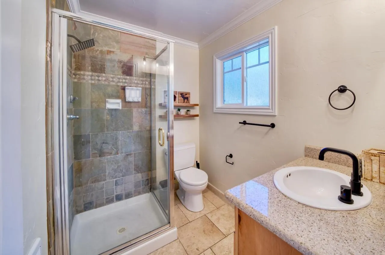Mml Unit 11 - Mountain Lodge 2Br: Walk To Gondola, Lake & More! South Lake Tahoe Apartment