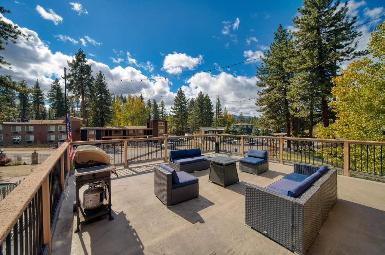Mml Unit 11 - Mountain Lodge 2Br: Walk To Gondola, Lake & More! South Lake Tahoe Apartment
