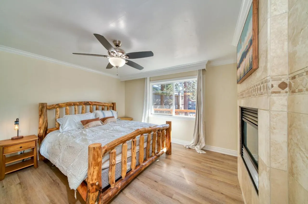 Mml Unit 11 - Mountain Lodge 2Br: Walk To Gondola, Lake & More! South Lake Tahoe